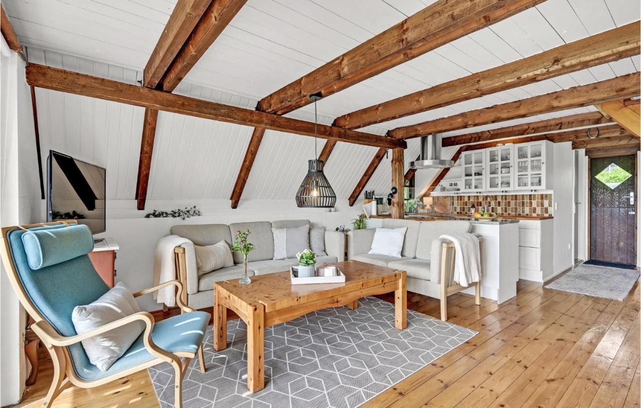 Stunning Home In Logstrup With Kitchen Exterior foto