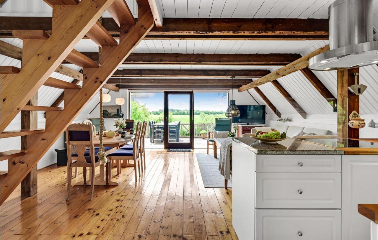 Stunning Home In Logstrup With Kitchen Exterior foto